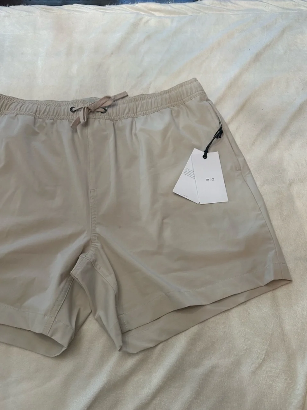 Onia Men's Land To Water 6